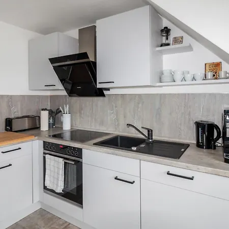 Kapellmeister Apartment: 4 AC Bedrooms, Smart TV & Big Sofa Magdeburg Exterior photo