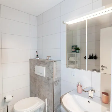 Kapellmeister Apartment: 4 AC Bedrooms, Smart TV & Big Sofa Magdeburg Exterior photo