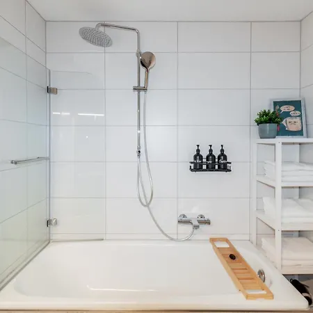 Kapellmeister Apartment: 4 AC Bedrooms, Smart TV & Big Sofa Magdeburg Exterior photo
