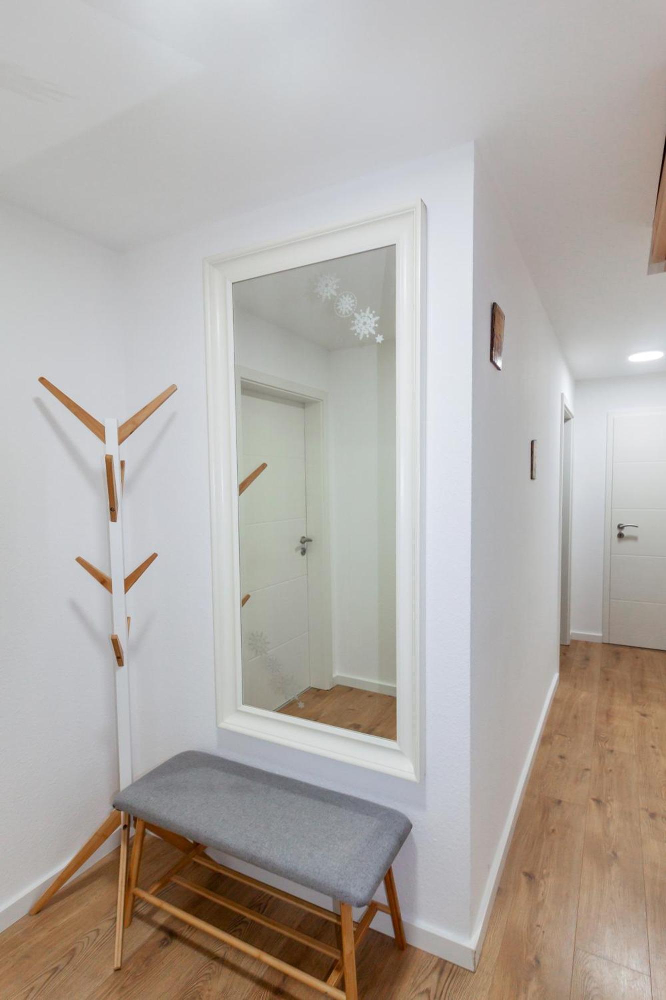 Apartment Kapellmeister Apartment: 4 Ac Bedrooms, Smart Tv & Big Sofa *